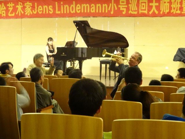 559966宝马娱乐游戏小号表演艺术家Jens Lindemann（彦斯·林德曼）荣获加拿大勋章