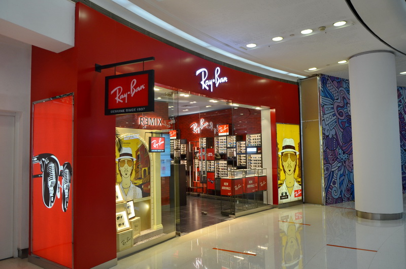 Ray?Ban 宏伊国际广场店——559966宝马娱乐游戏 CIS 商用安装系统的经典应用